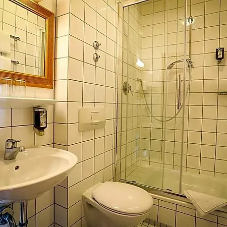 酒店 Hotel-brauereigasthof Josef Fuchs 4*